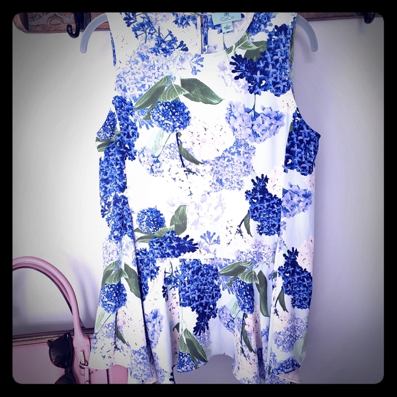 CeCe Women's top - Picture 1 of 4